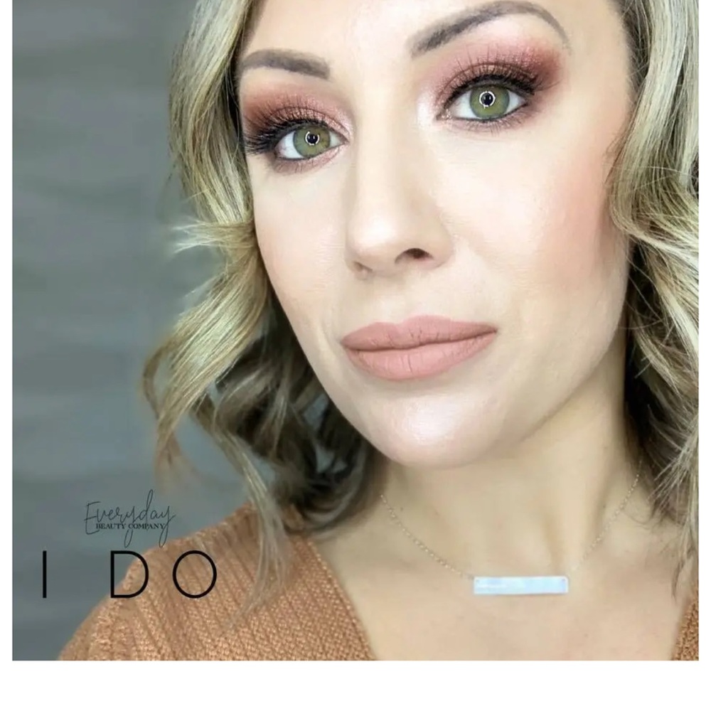 BNIB Tori Belle Cosmetics magnetic lashes in “I Do” style.